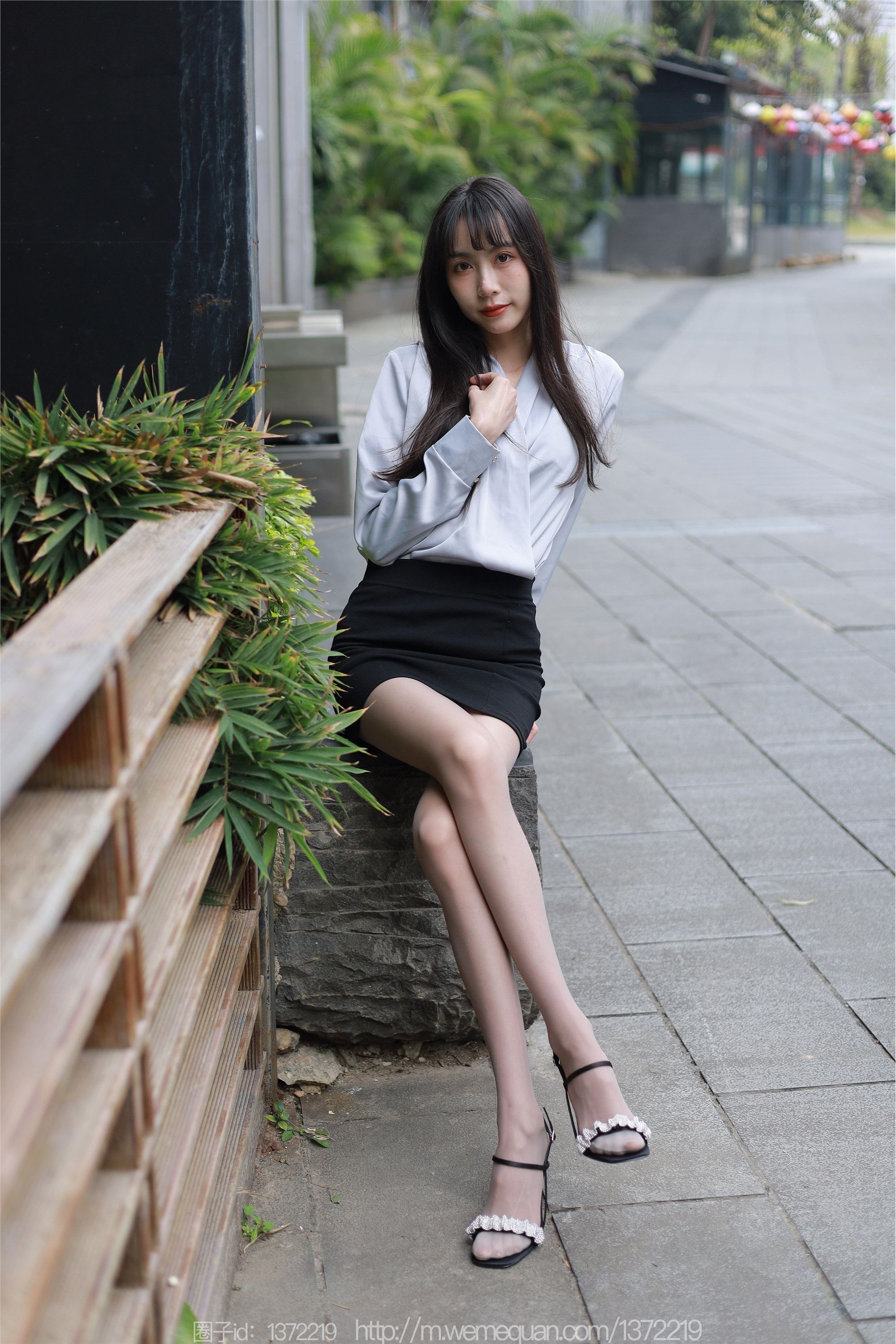 IESS异思趣向  2023.03.02 丝享家 1378 团团《楼梯上的美人》